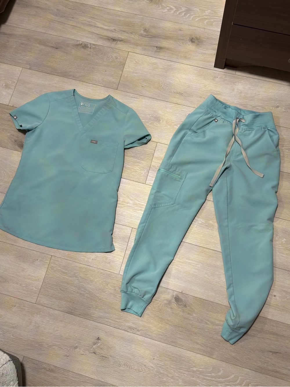 Figs Women's Scrub Set in Sage Green